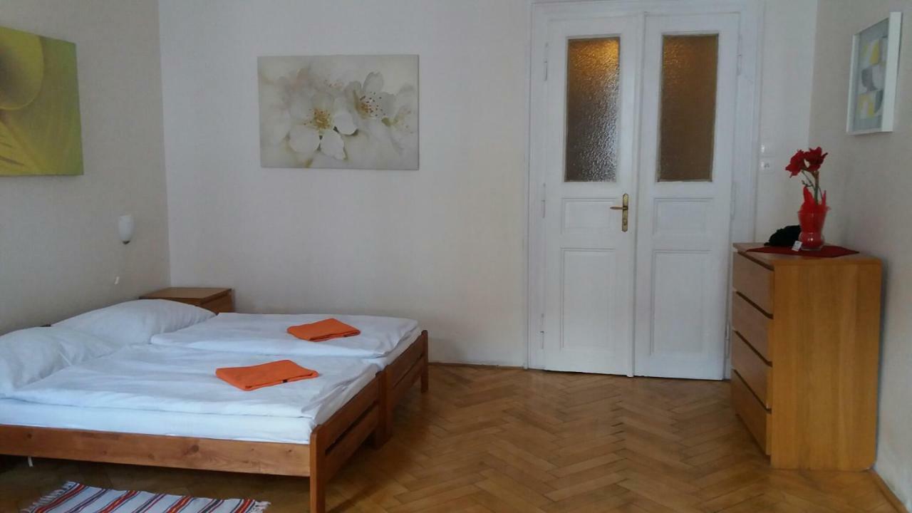 Petrska 8 * Praga